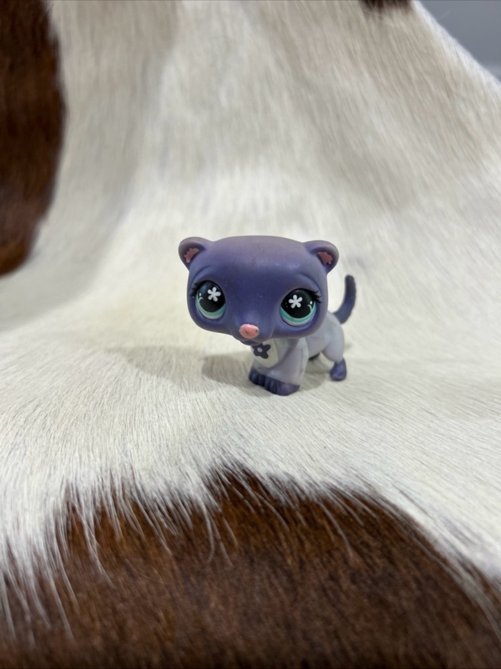 LPS Littlest Pet Shop Purple Ferret #482 Cozy Care Center 2006 Figure